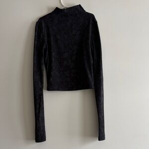 Lululemon Women’s Long Sleeve Crop Top